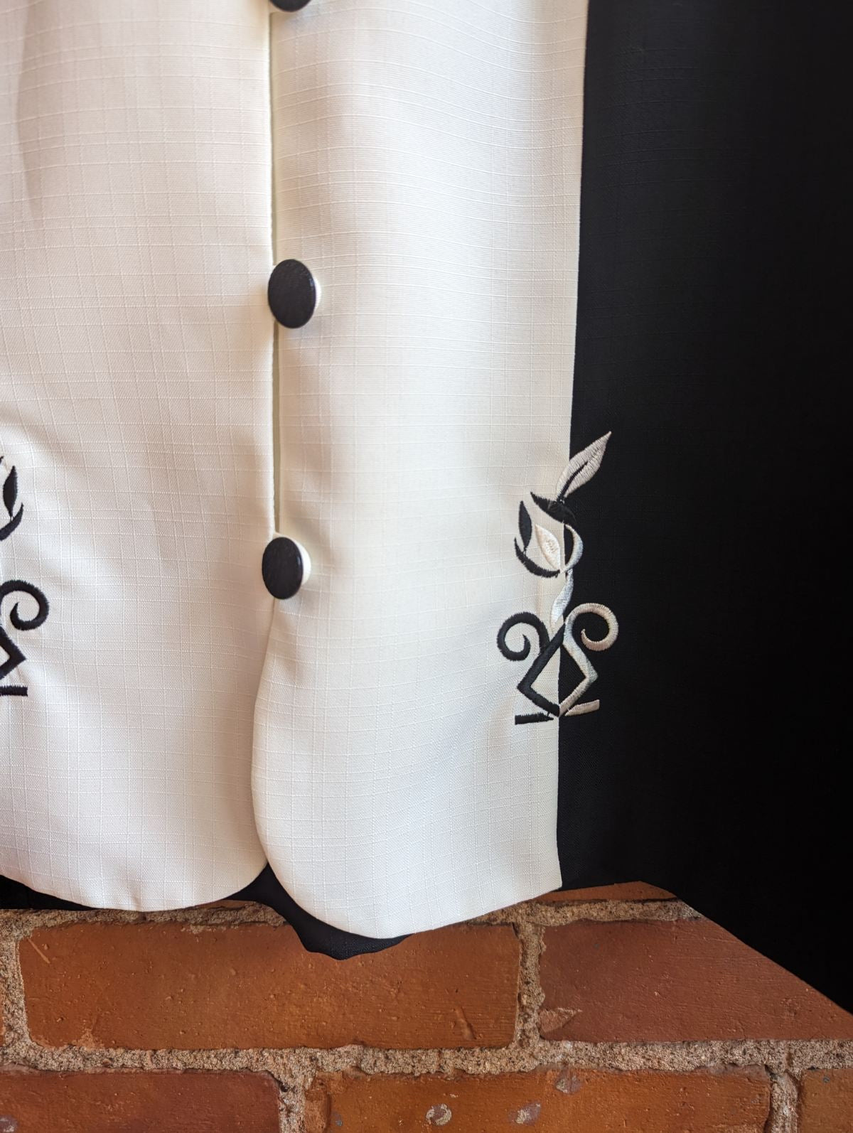 1980s Editions Black and White Button-Up Short Sleeve Jacket