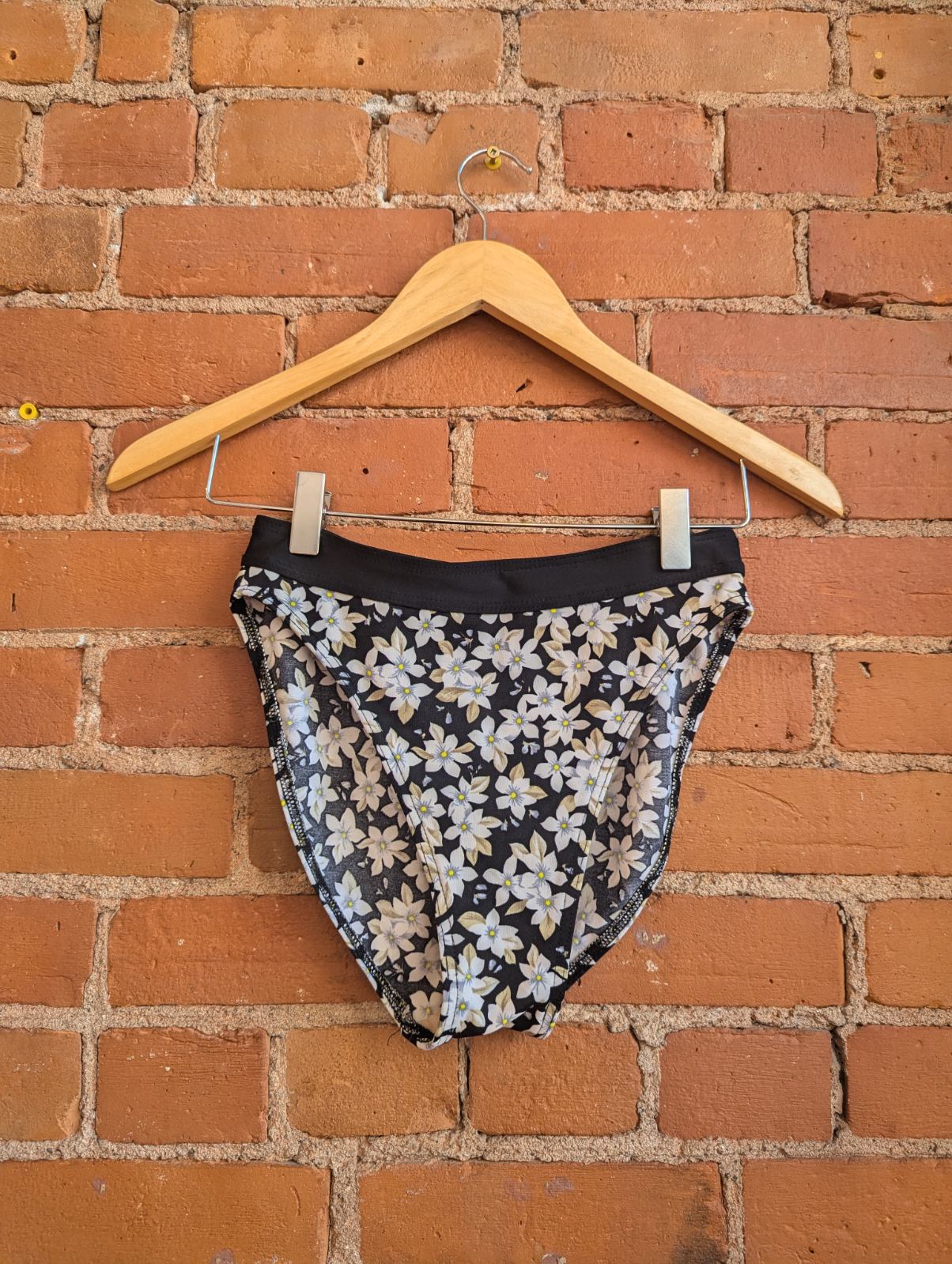 1990s Kiwi Collection Black and White Floral Bikini Set