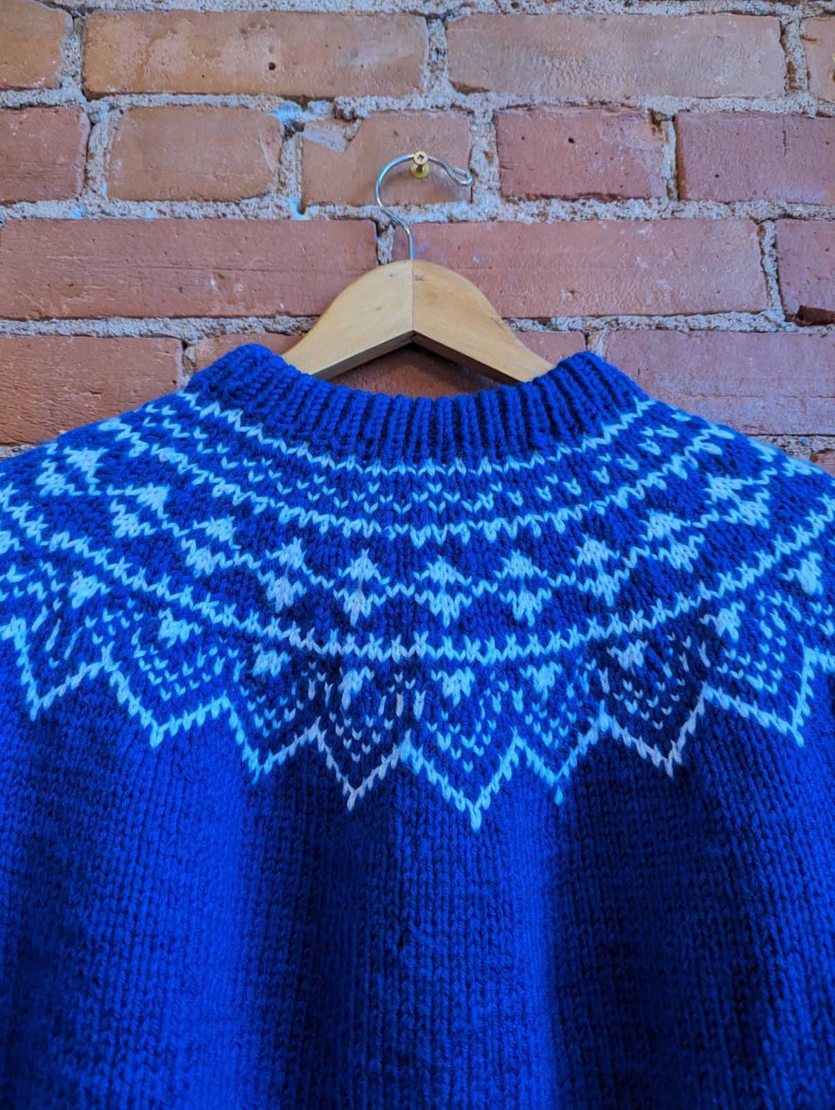 1980s Hand-Knit Blue and White Nordic Style Sweater