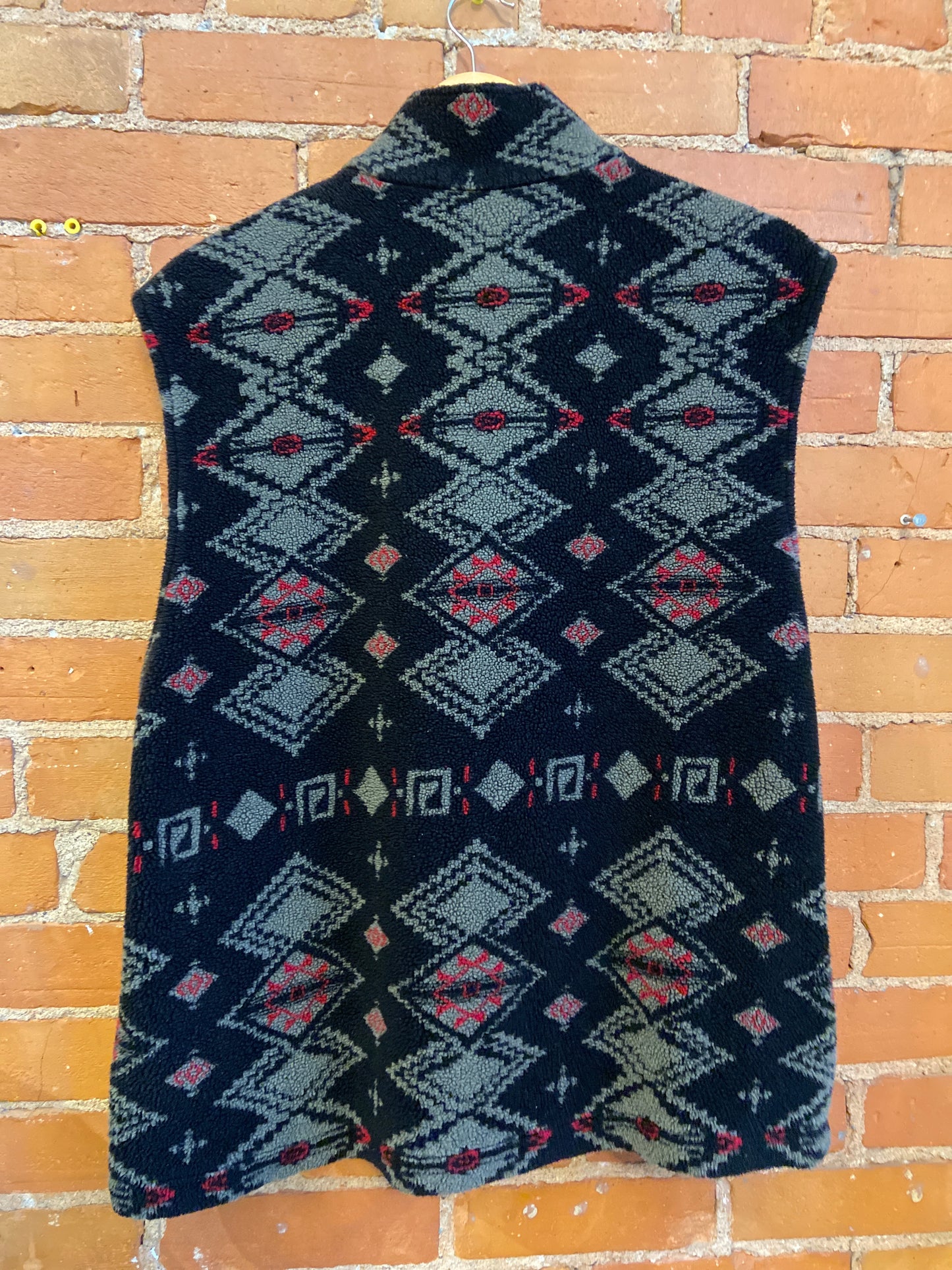 SNAZZIE FLEECE VEST