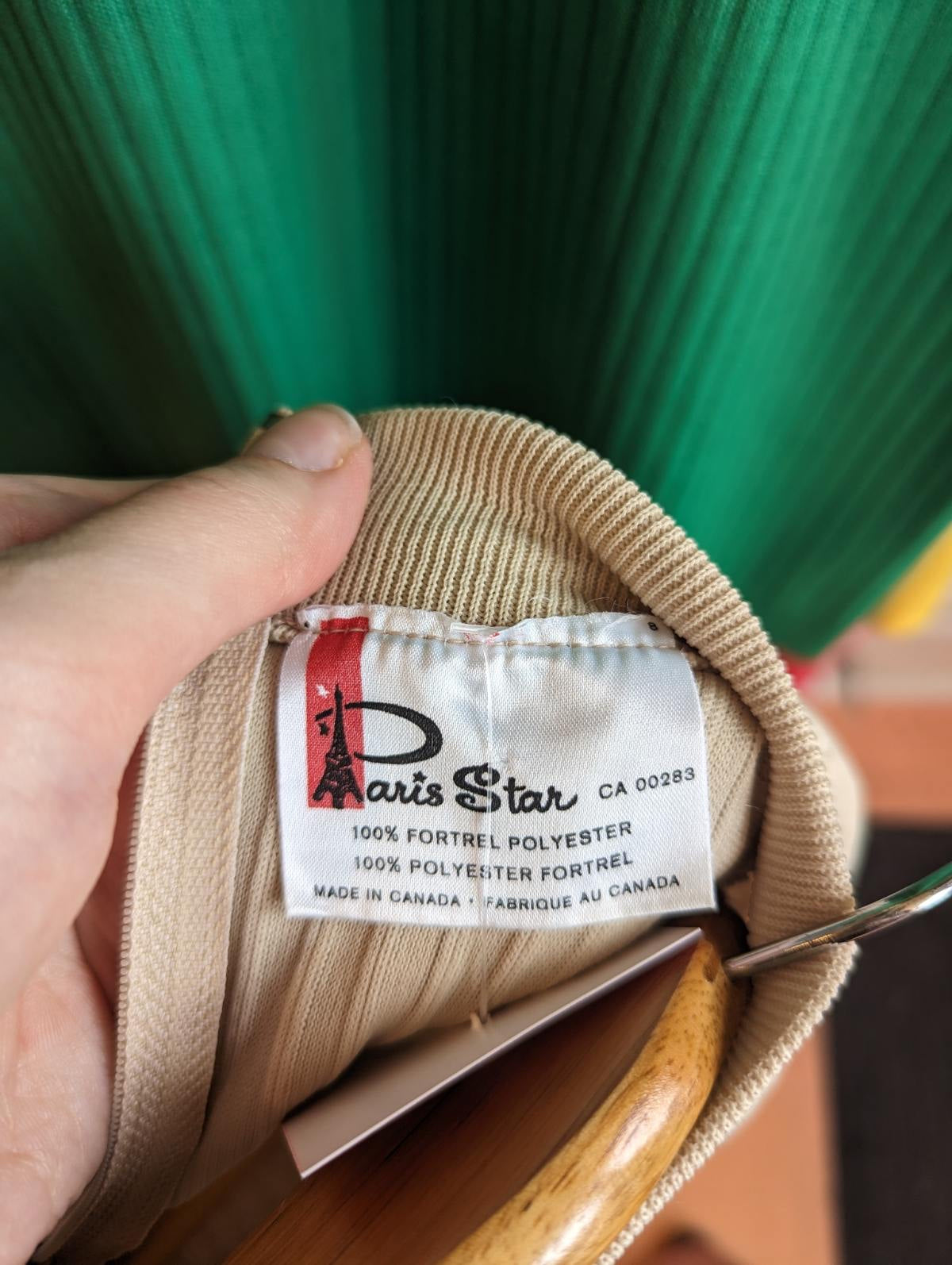 1970s Paris Star Beige Ribbed Short Sleeve Top