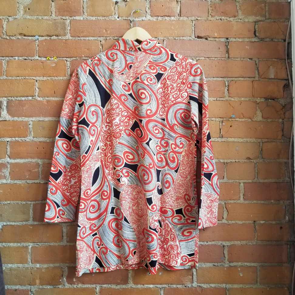 1970s Groovy Print Dagger Collar Blouse