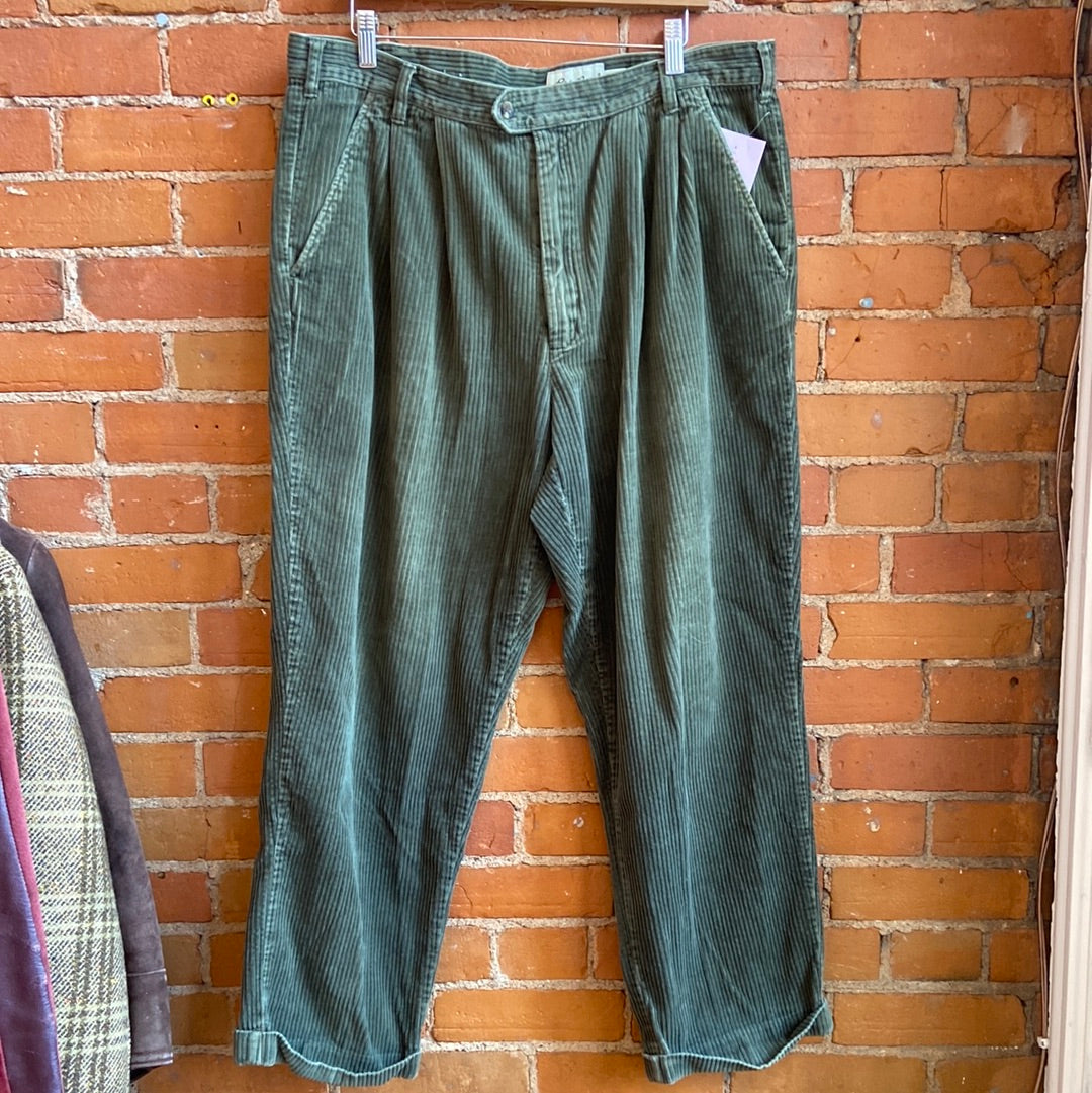 WIDE WALE CORDUROY PULL-UP PANT