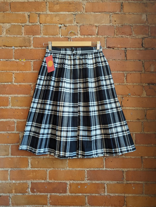 1990s Black and White Pleated Plaid Skirt