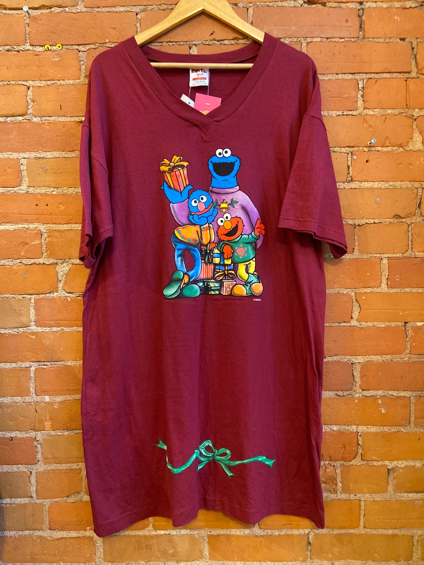 1990s NWT Novel Teez Burgundy Sleep Shirt With Christmas Themed Sesame Street Graphic