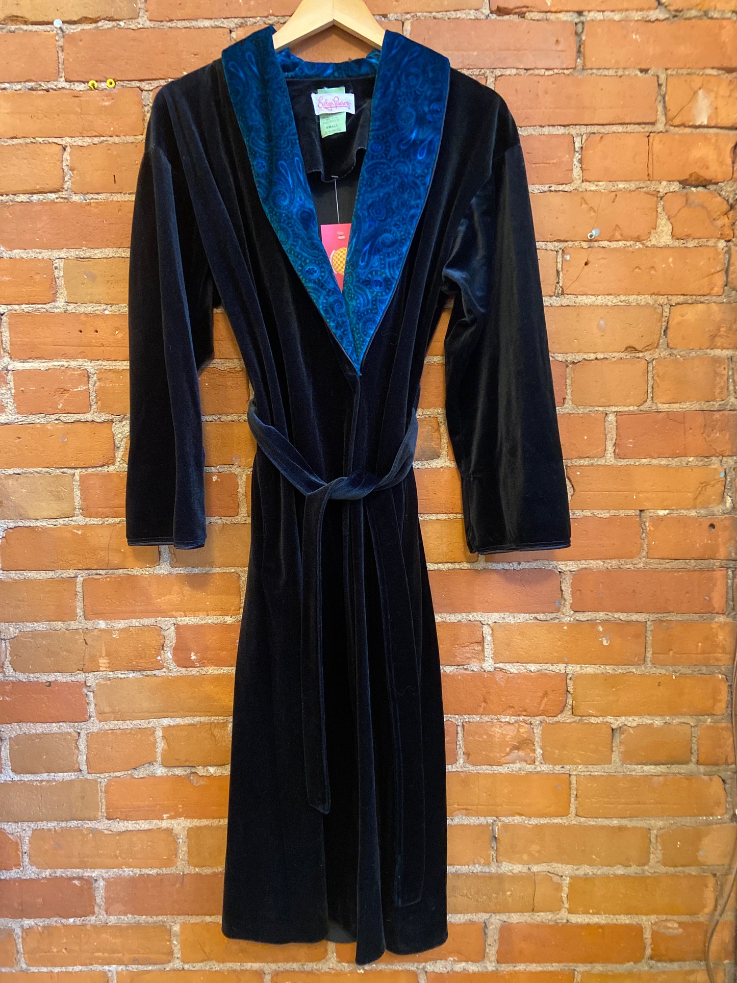 1980s Evelyn Pearson Black Velour Robe With Blue and Green Paisley Trim