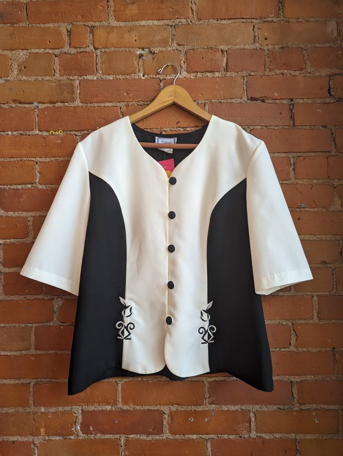 1980s Editions Black and White Button-Up Short Sleeve Jacket