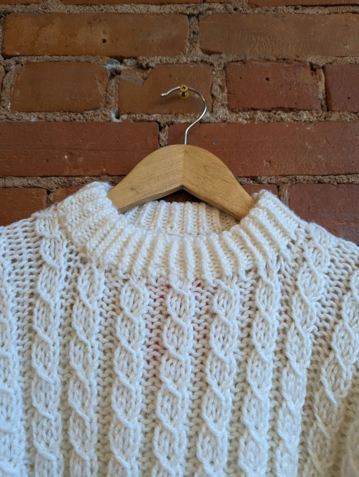 1980s Hand-Knit Cream Cable Knit Sweater