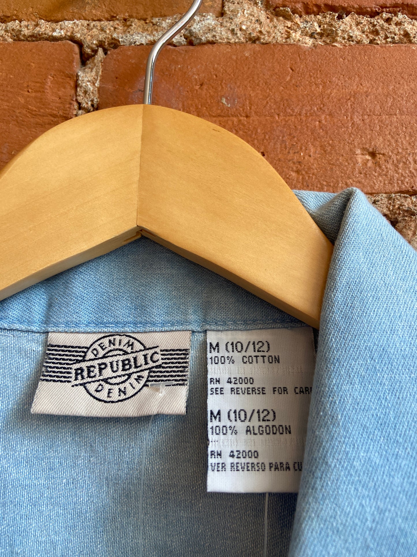 1990s NWT Denim Republic Cropped Light Wash Denim Shirt
