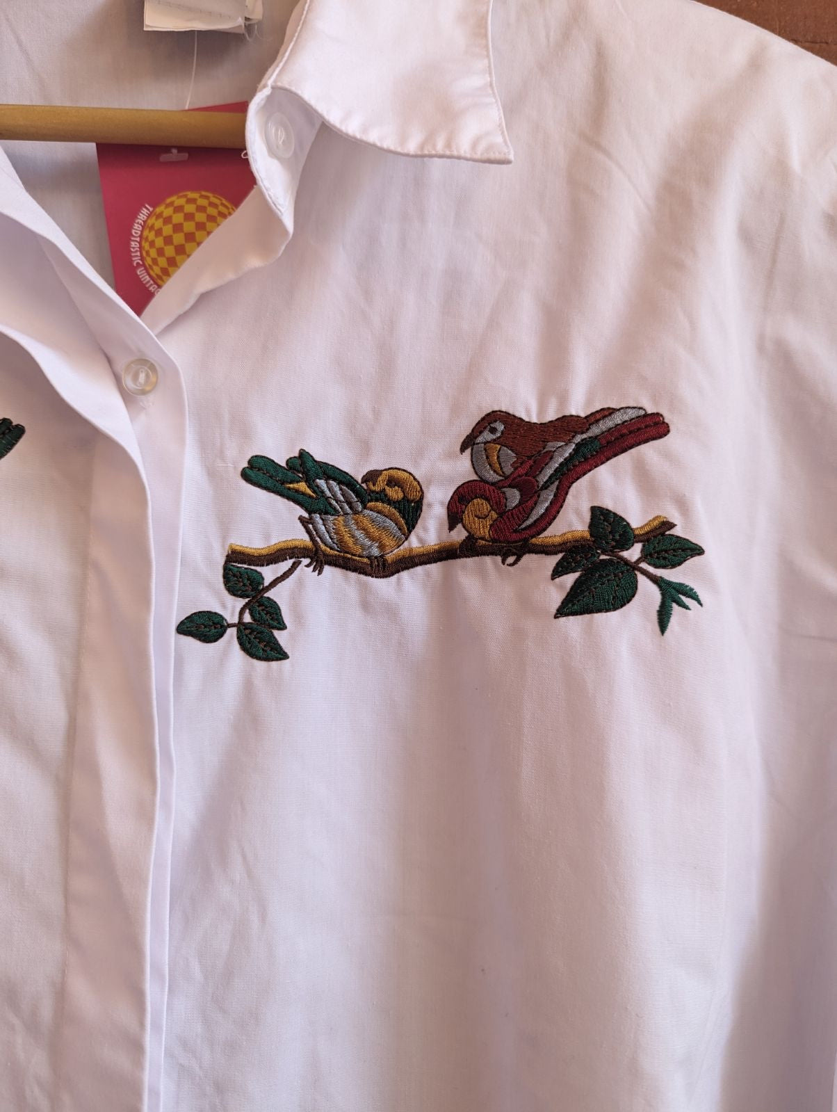 1980s Elite International White Blouse With Bird Embroidery