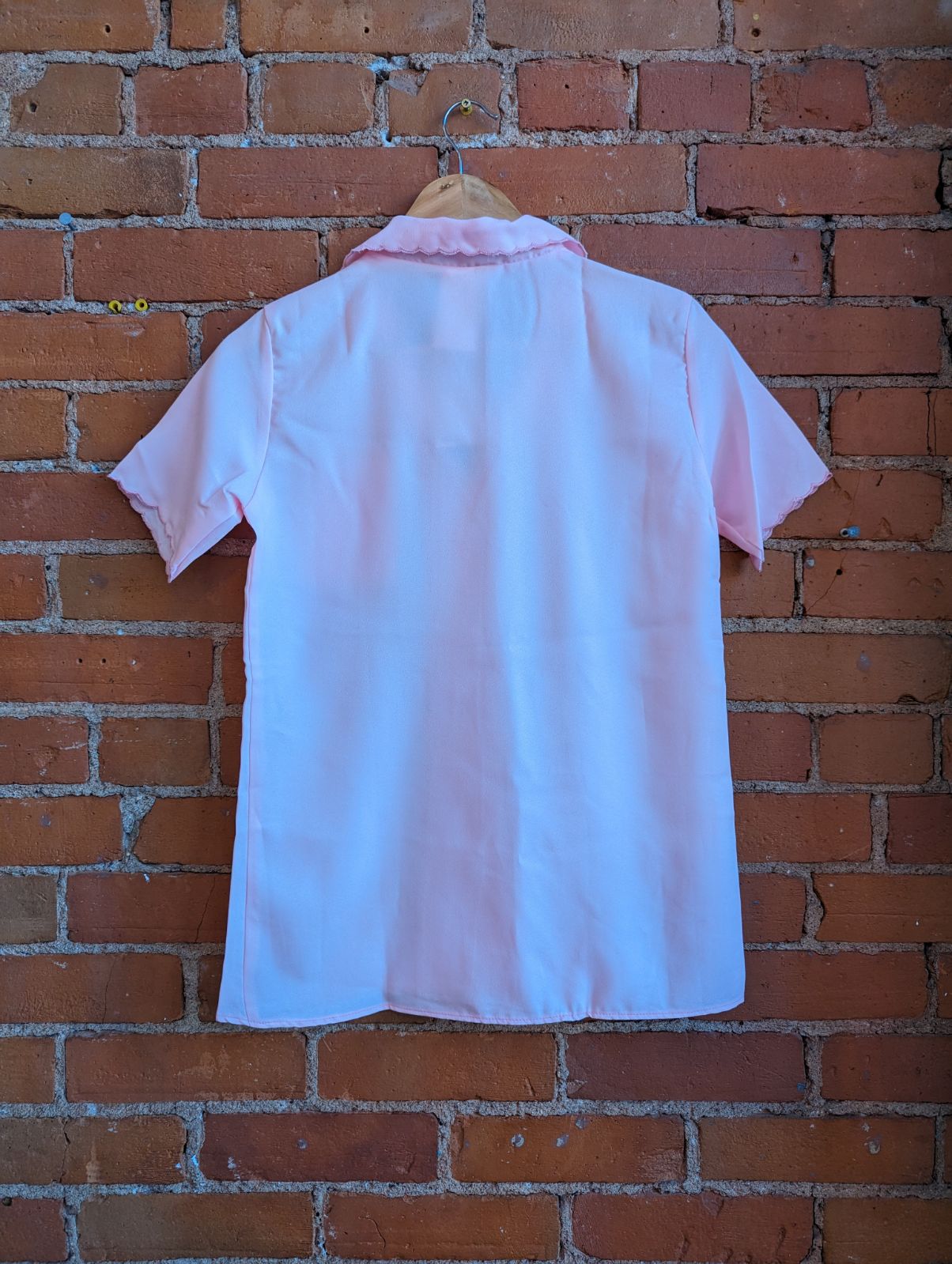 1970s Baby Pink Short Sleeve Blouse With Embroidered Details