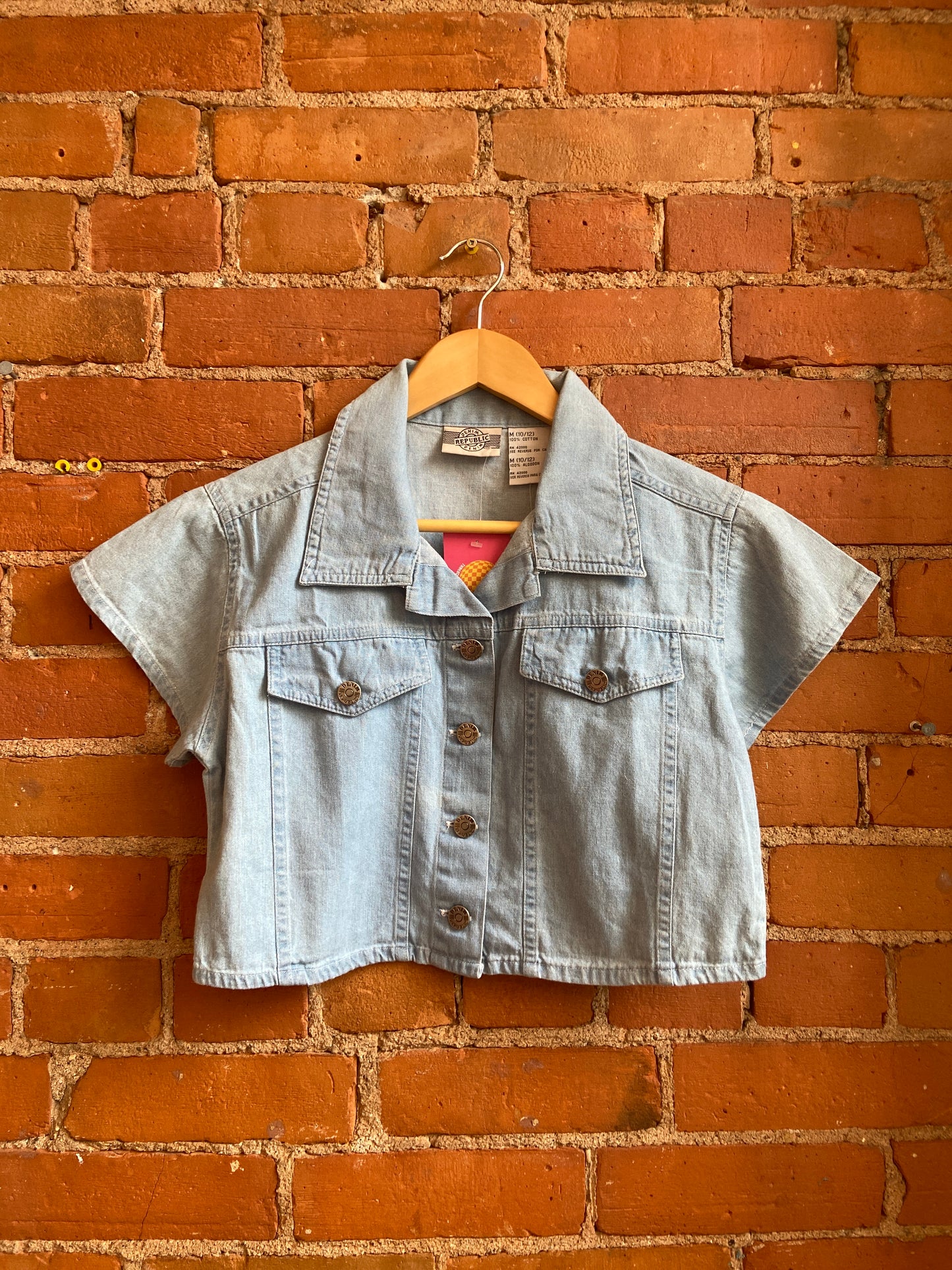 1990s NWT Denim Republic Cropped Light Wash Denim Shirt