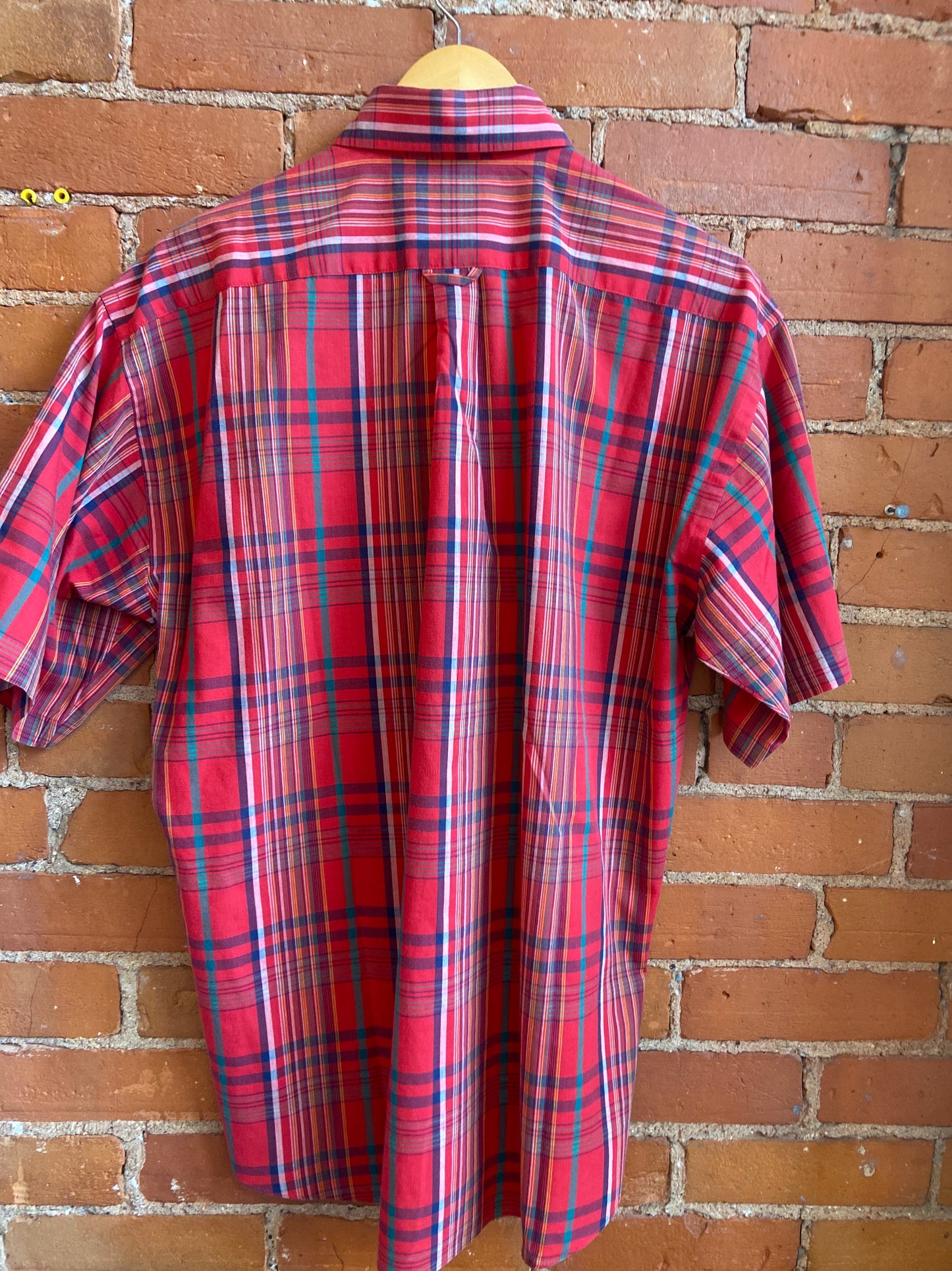 Red Plaid Short-Sleeve Button-Down