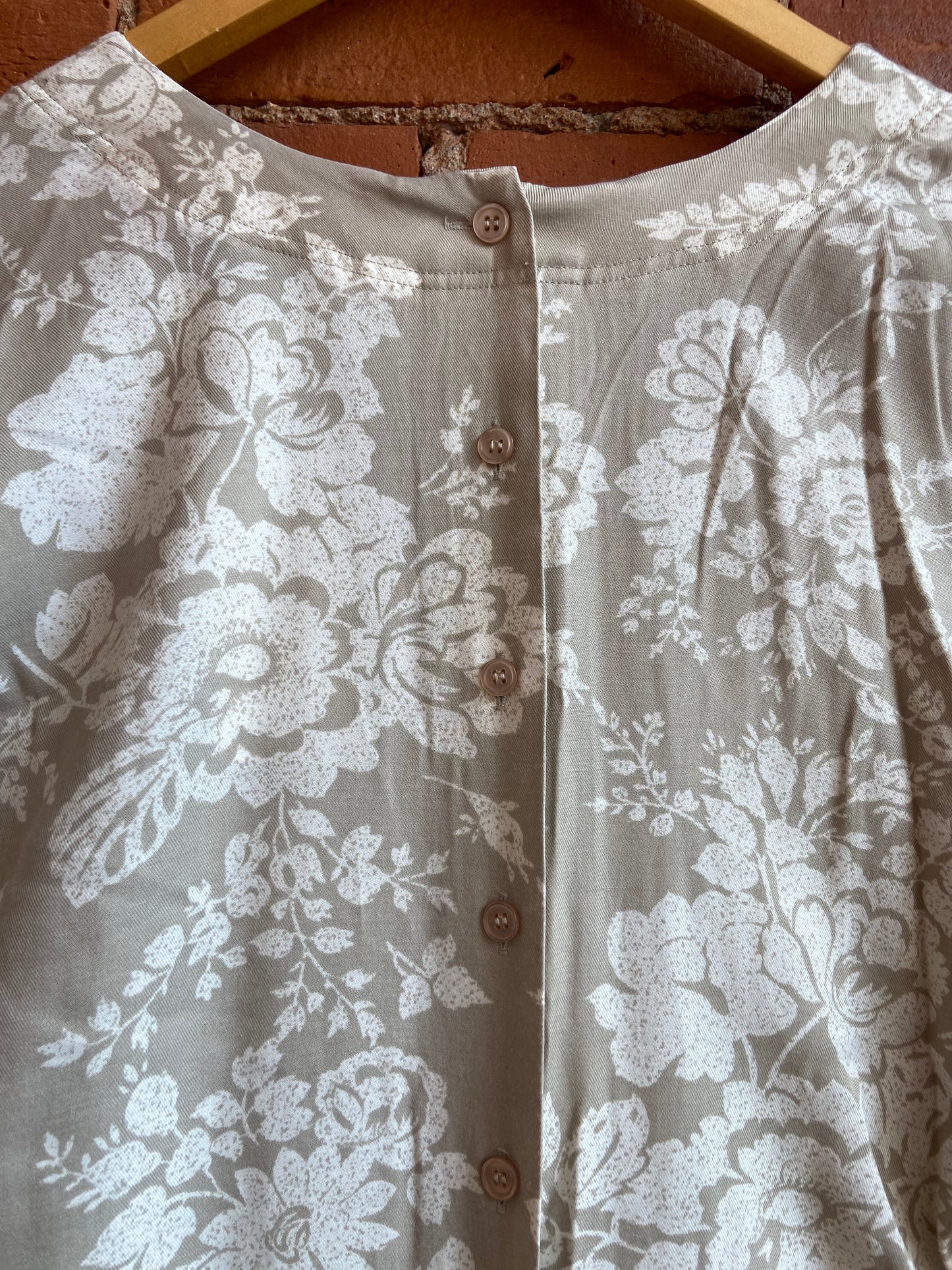1990s Class Clothing Button Back Beige and White Floral Print Midi Dress