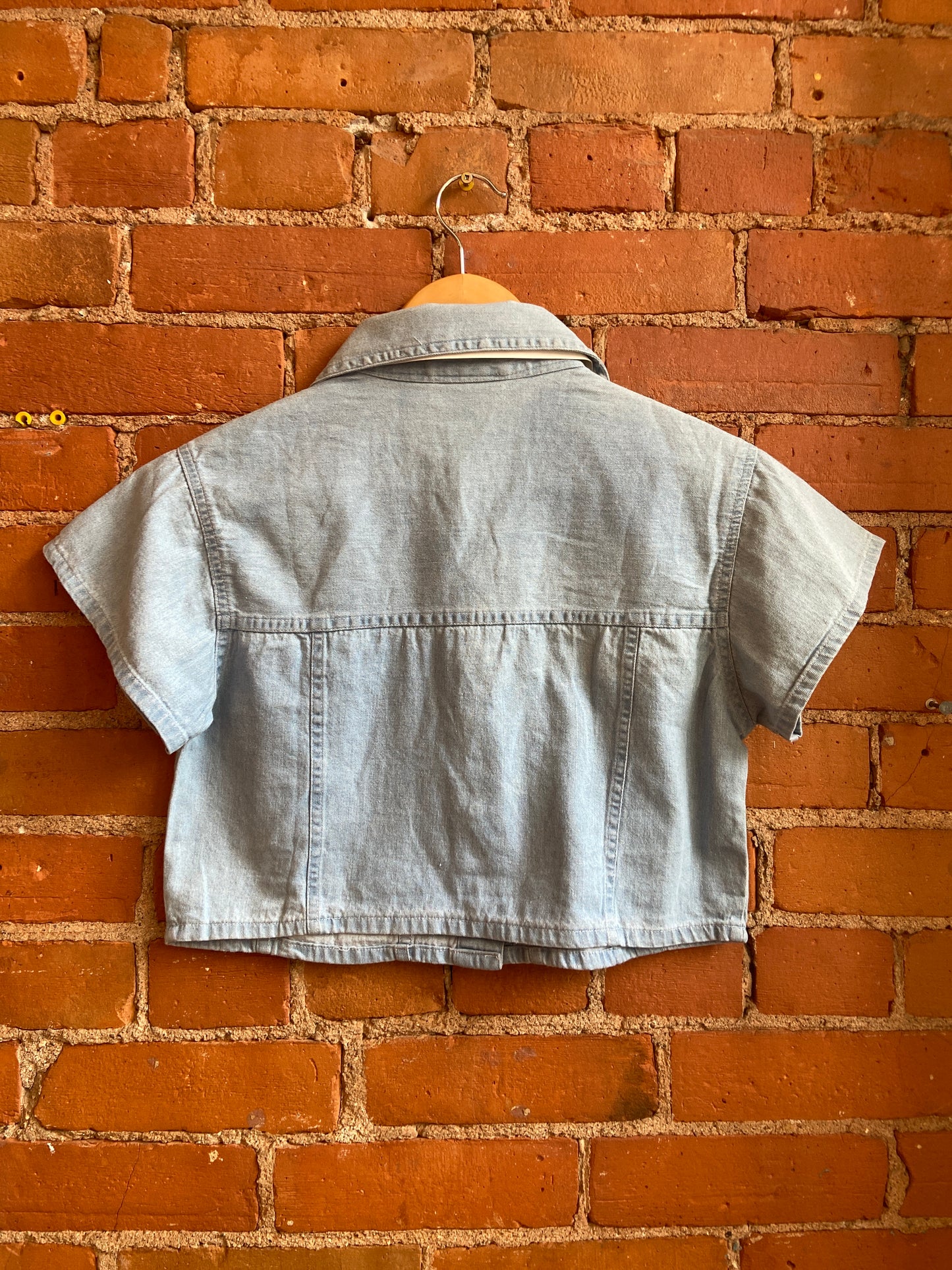 1990s NWT Denim Republic Cropped Light Wash Denim Shirt