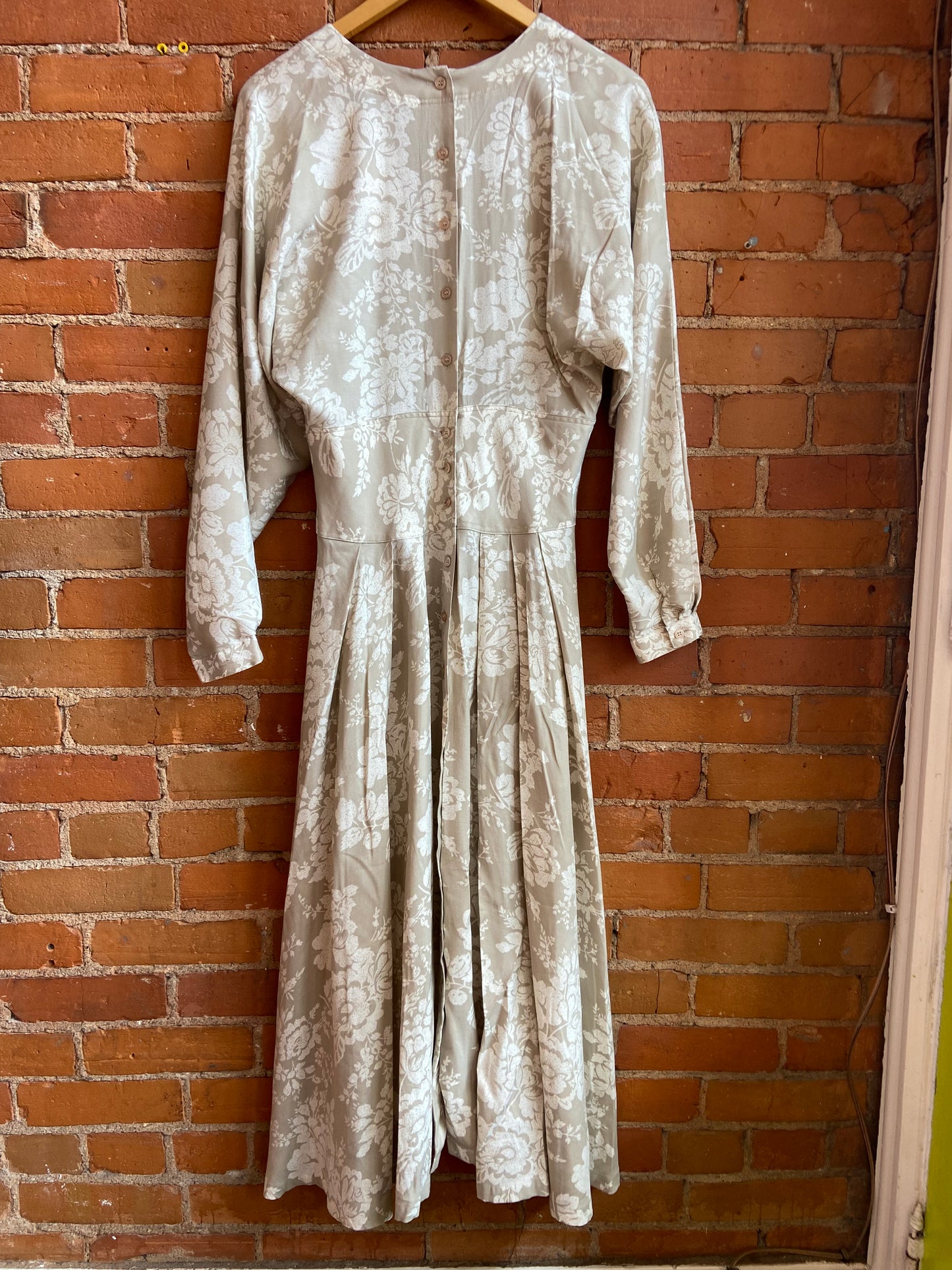 1990s Class Clothing Button Back Beige and White Floral Print Midi Dress