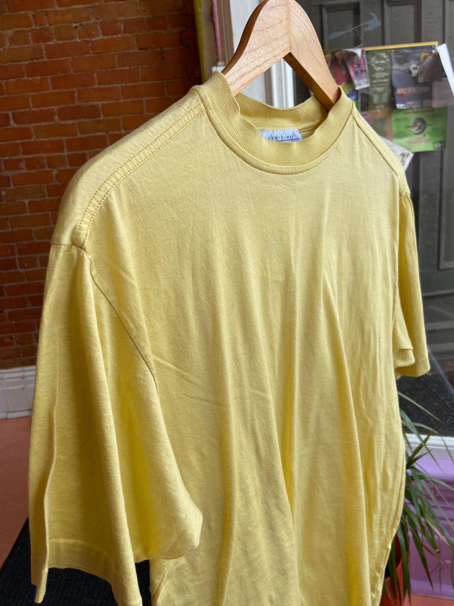 *Designer* GIVENCHY Yellow T-Shirt