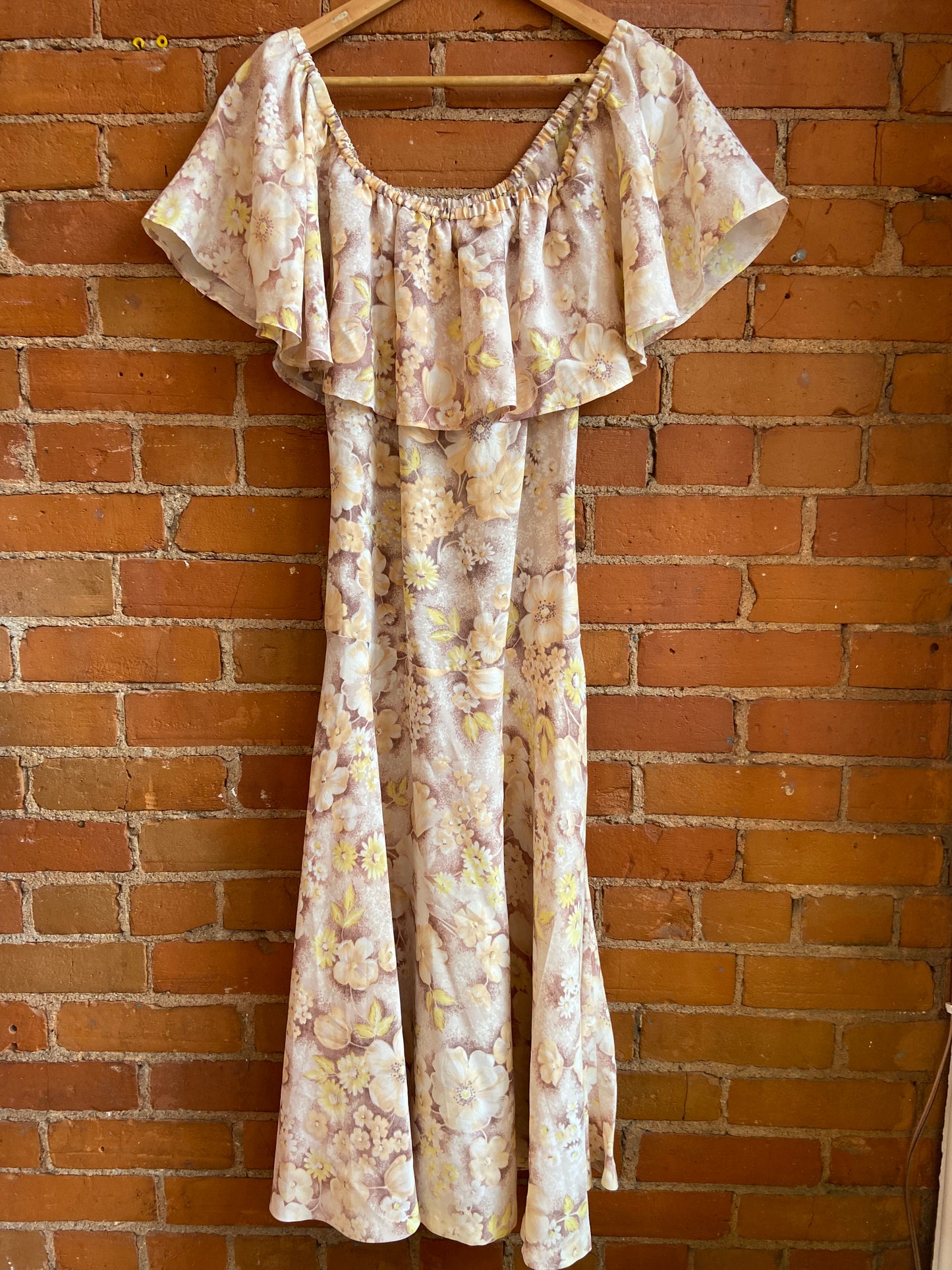 70’s Floral Print Off The Shoulder Maxi Dress